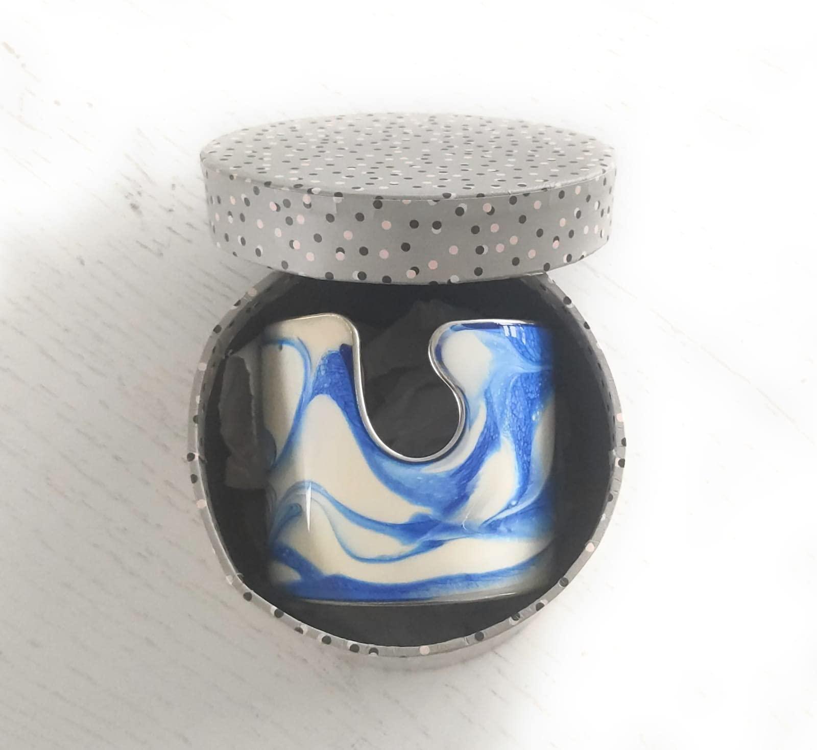 Bracciale rigido in resina epoxy Vulca, fatto a mano, bianco / azzurro - MARIKA DE PAOLA - HOME DECOR