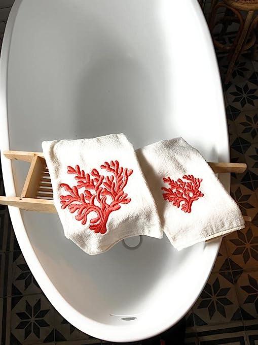 Set Asciugamani 2 pezzi (Viso / Ospite) lino pregiato con ricami, collezione Lusso Yacht (Bianco / Corallo Rosso) - MARIKA DE PAOLA - HOME DECOR