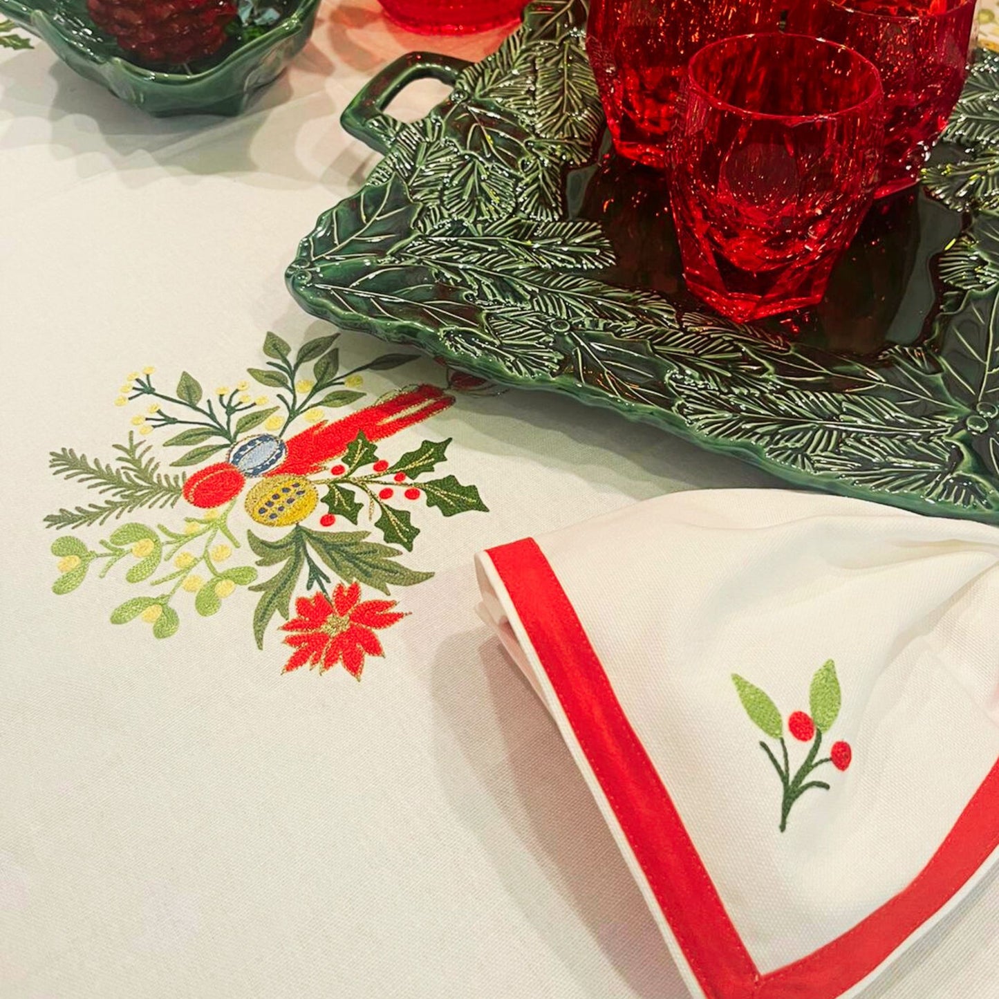 Pure cotton tablecloth with Christmas embroidery - Red Candle - Marika De Paola Su Misura