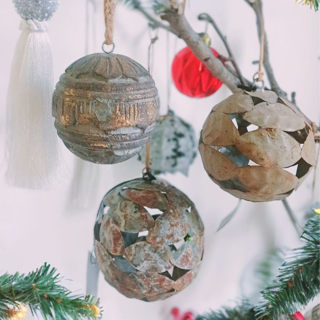 Decorazione di Natale in ferro vintage, foglie di castagno