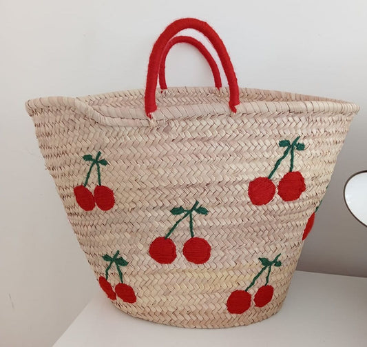 Handmade and woven bag in palm leaves with wool embroidery, Cherry motif