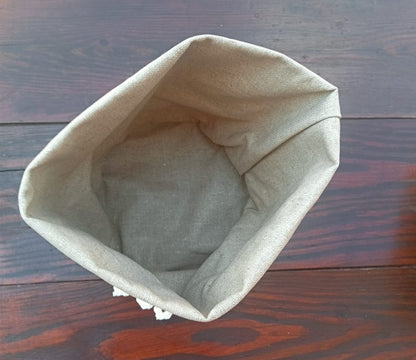 Chez Moi Waxed linen food basket with cotton lace 