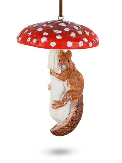 Resin decoration - Squirrel and Mushroom