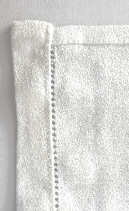Set di asciugamani 2 pezzi (1 viso, 1 ospite), lino pregiato con ricami, collezione Luxury di Marika De Paola