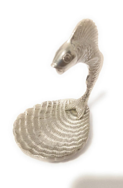 Empty Pockets Chehoma Line in the Shape of a Carp - Color Silver - Material Pewter