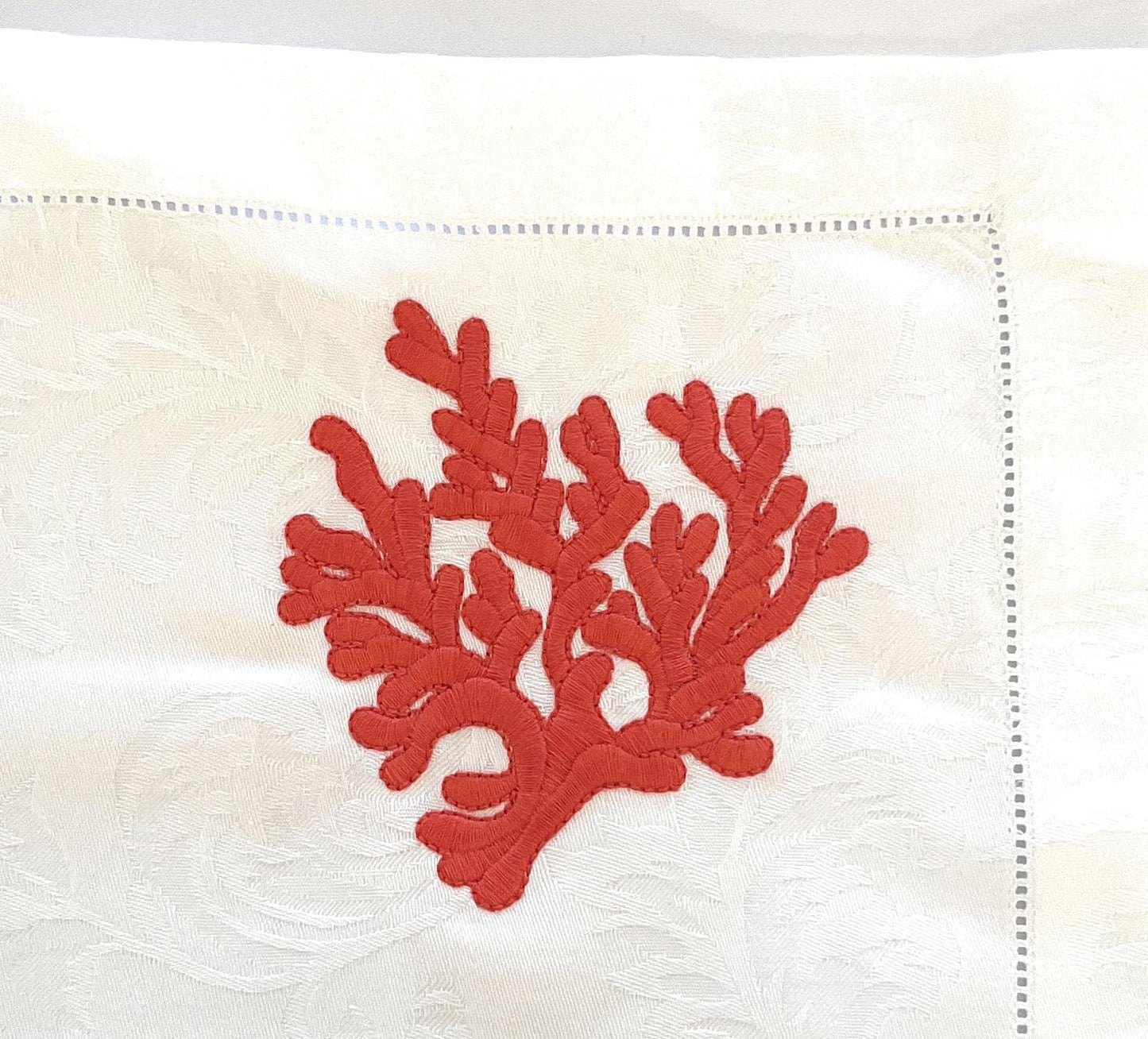 Lot de 3 sets de table (3 sets de table + 3 serviettes) en pur coton brodé des Flandres, artisanat 100% Made in Italy (Red Corals)